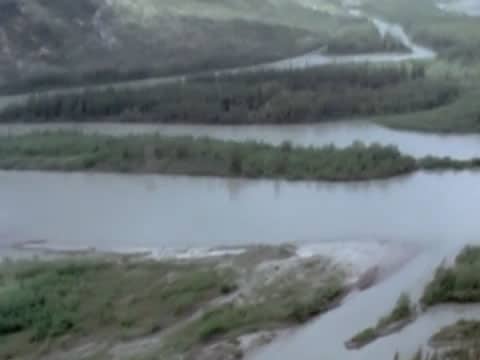 El Hombre Y La Tierra: Nahanni